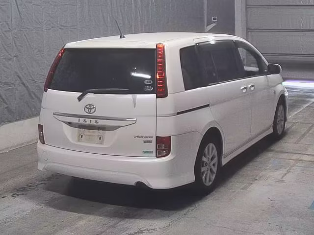 TOYOTA ISIS