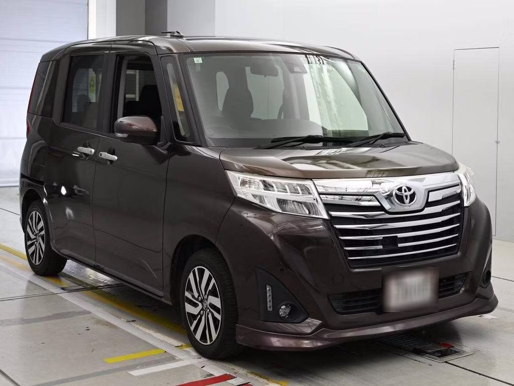 TOYOTA ROOMY