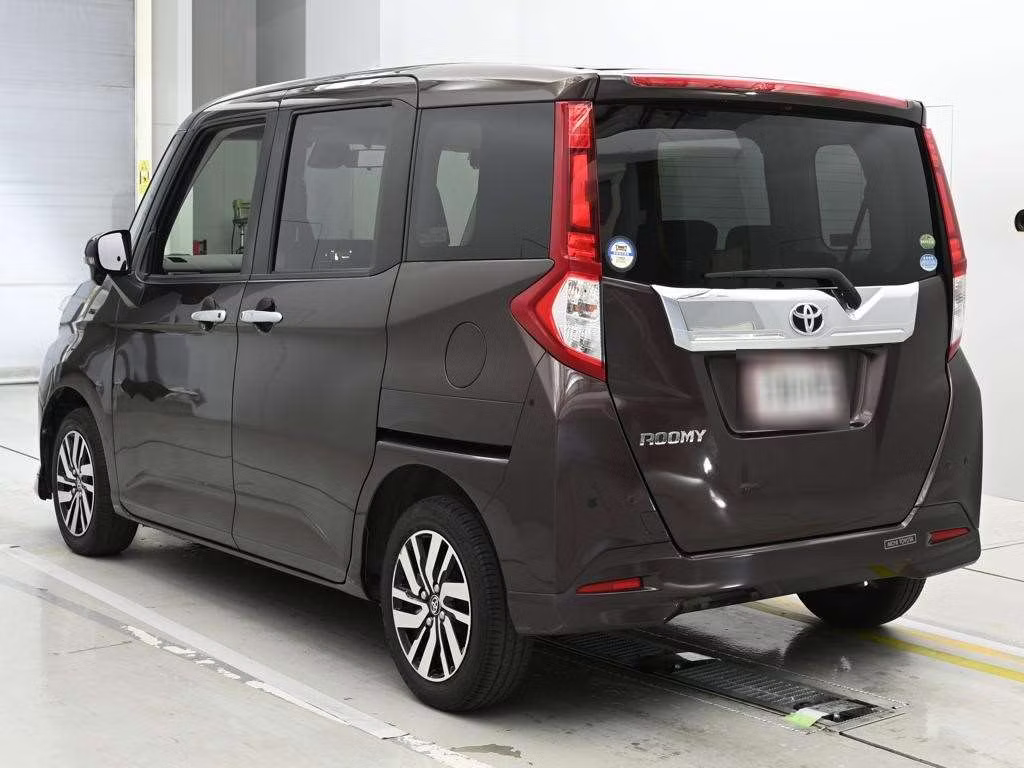 TOYOTA ROOMY