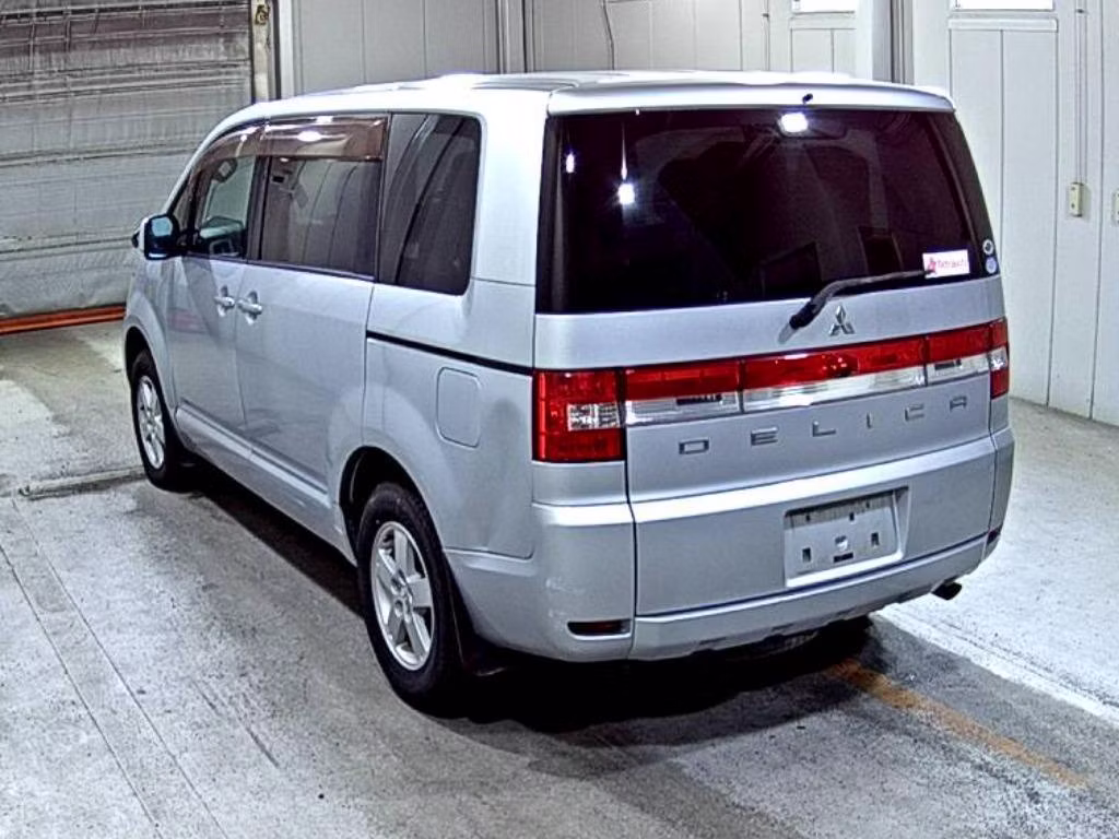MITSUBISHI DELICA D:5