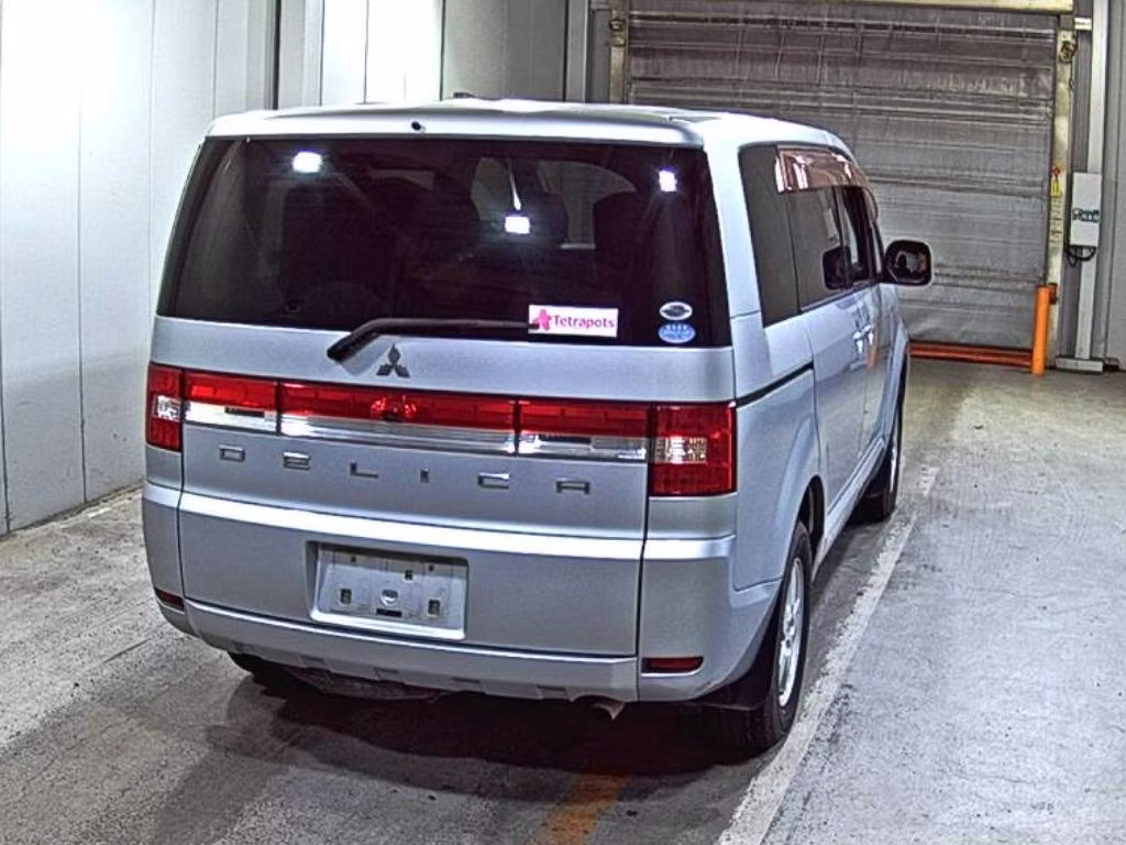 MITSUBISHI DELICA D:5