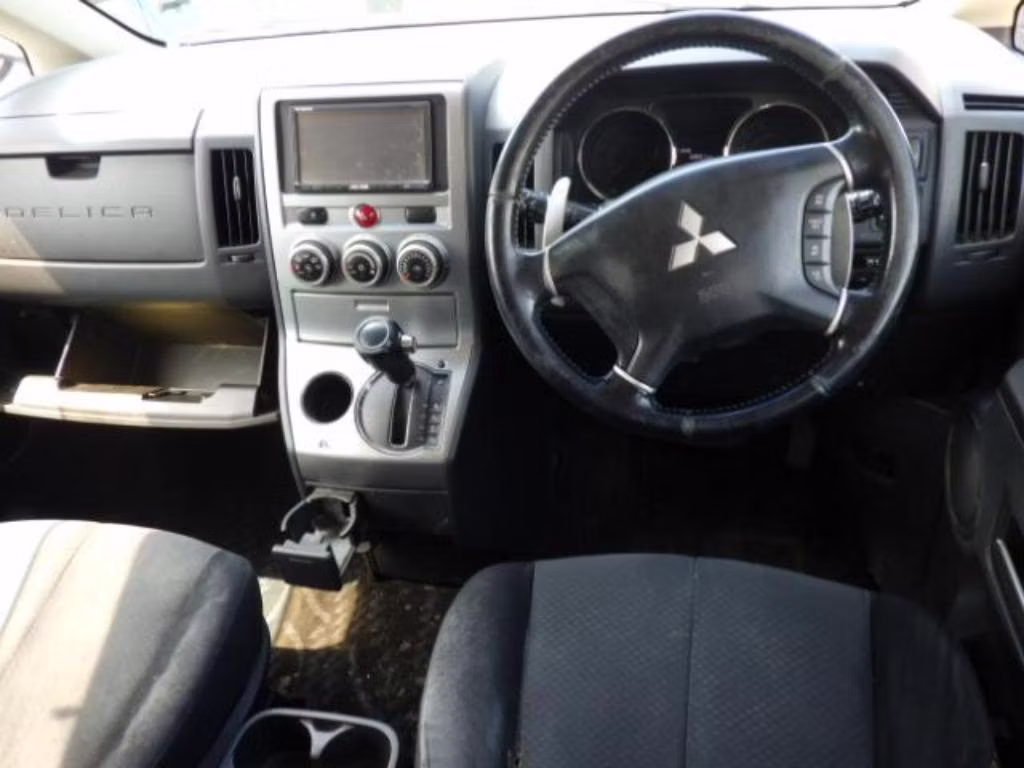 MITSUBISHI DELICA D:5