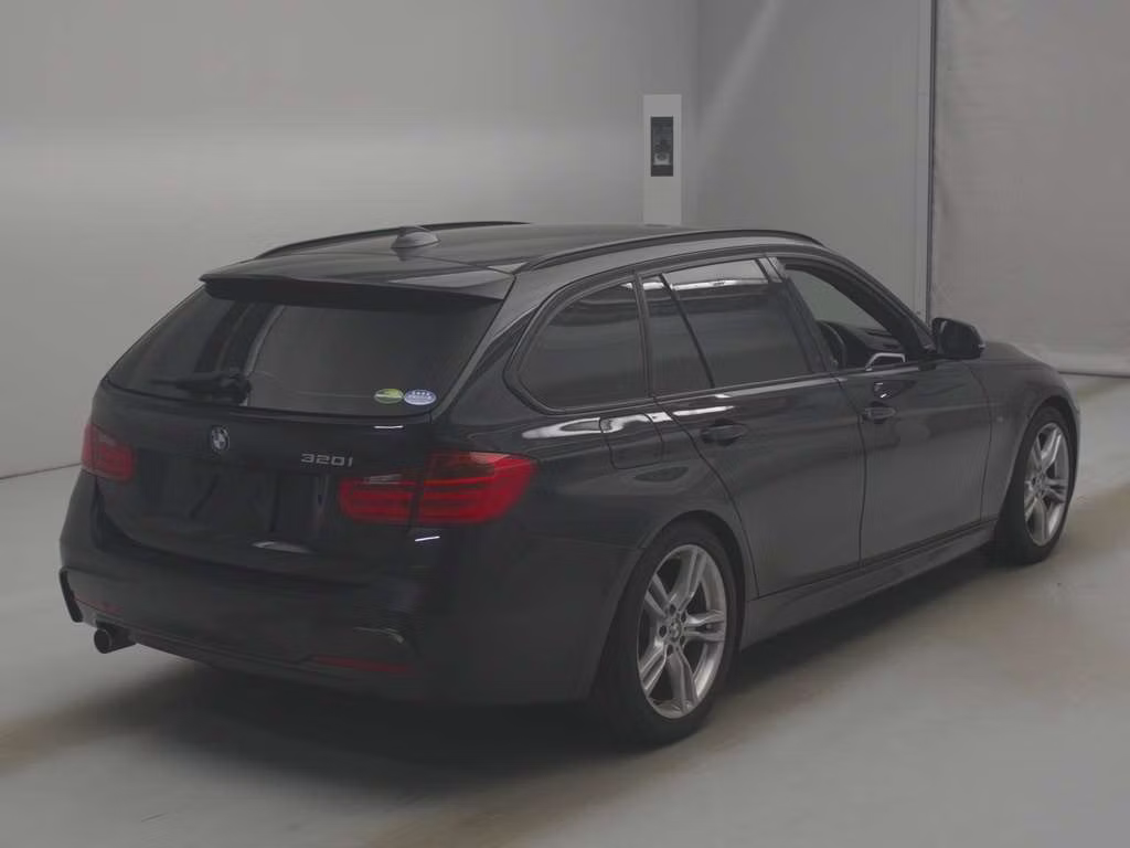BMW 3-SERIES
