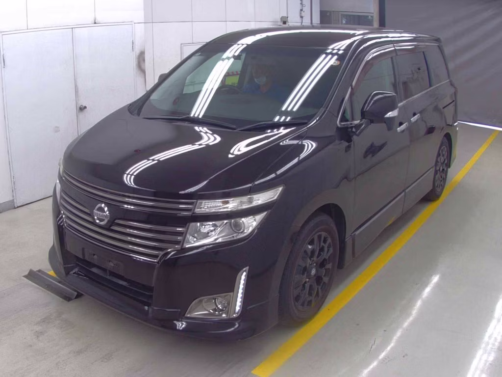 NISSAN ELGRAND