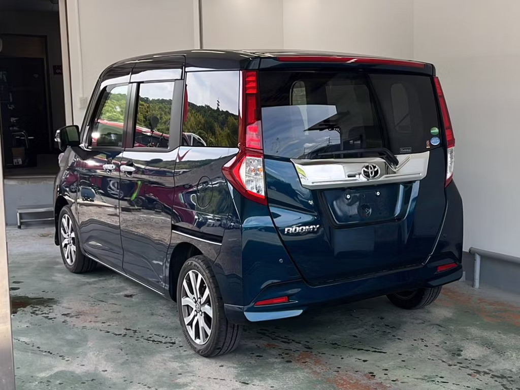 TOYOTA ROOMY