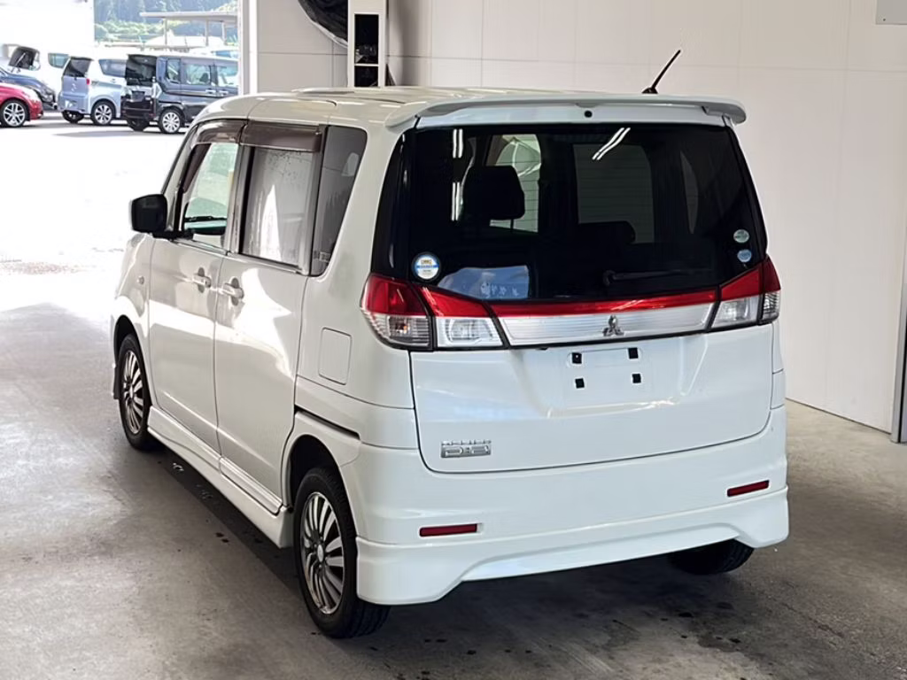 MITSUBISHI DELICA D:2