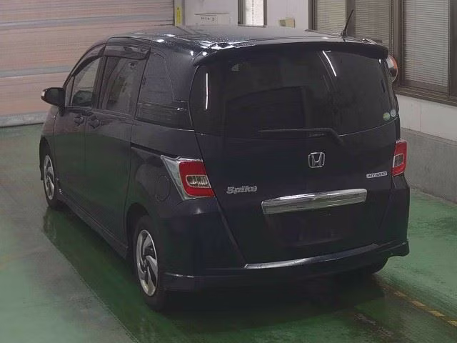 HONDA FREED SPIKE