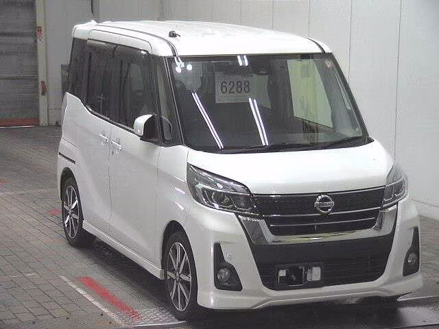 NISSAN DAYZ ROOX