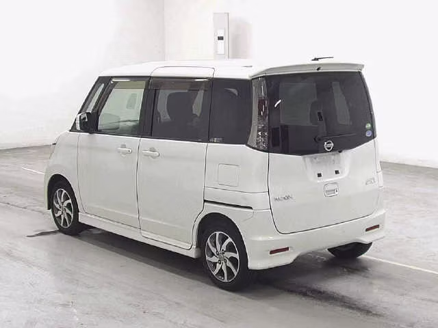 NISSAN ROOX