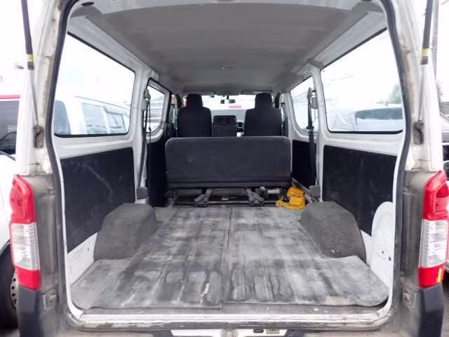 NISSAN NV350 CARAVAN