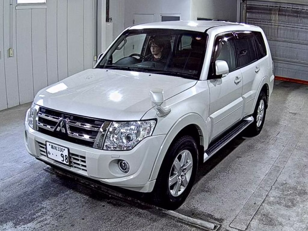 MITSUBISHI PAJERO