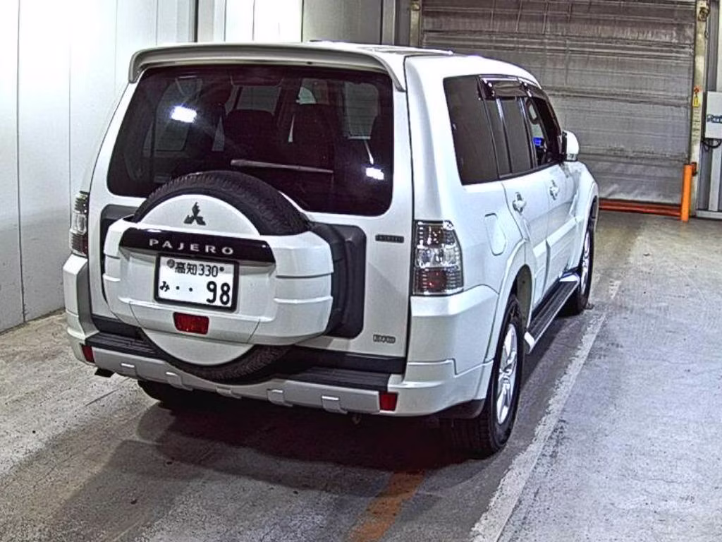 MITSUBISHI PAJERO