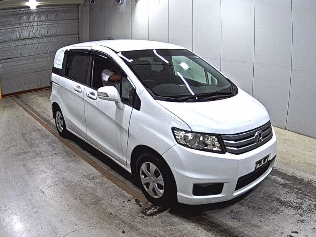 HONDA FREED SPIKE