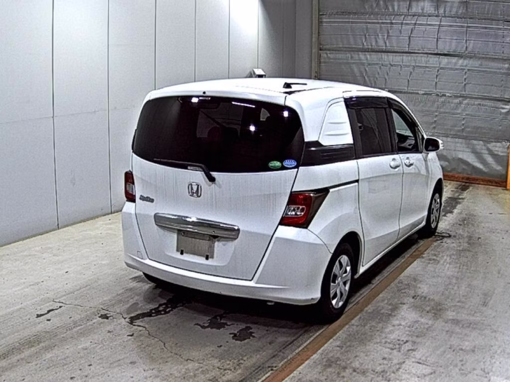 HONDA FREED SPIKE