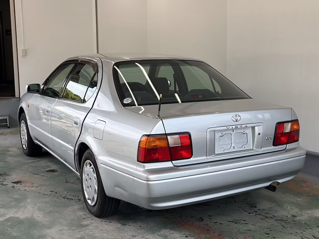TOYOTA VISTA