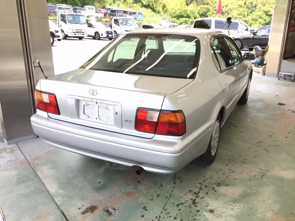 TOYOTA VISTA