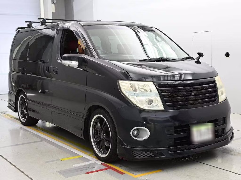 NISSAN ELGRAND