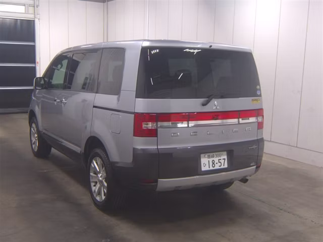MITSUBISHI DELICA D:5