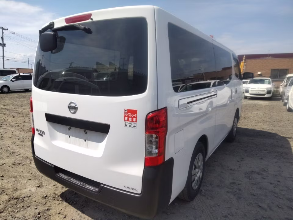 NISSAN NV350 CARAVAN