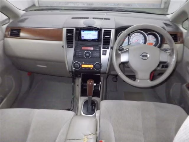 NISSAN TIIDA LATIO