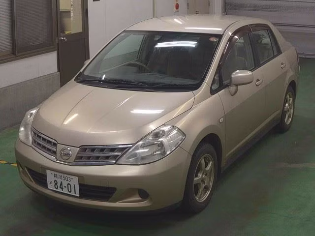 NISSAN TIIDA LATIO