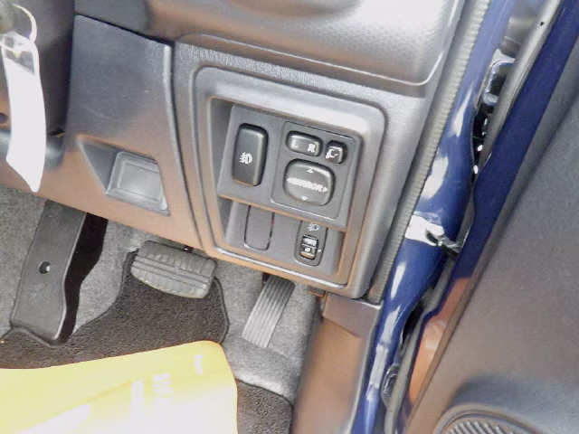 NISSAN KIX