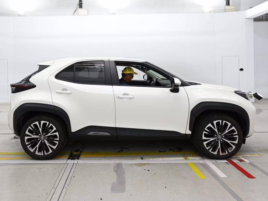 TOYOTA YARIS CROSS