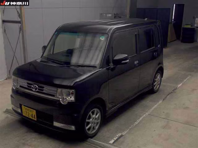 TOYOTA PIXIS SPACE