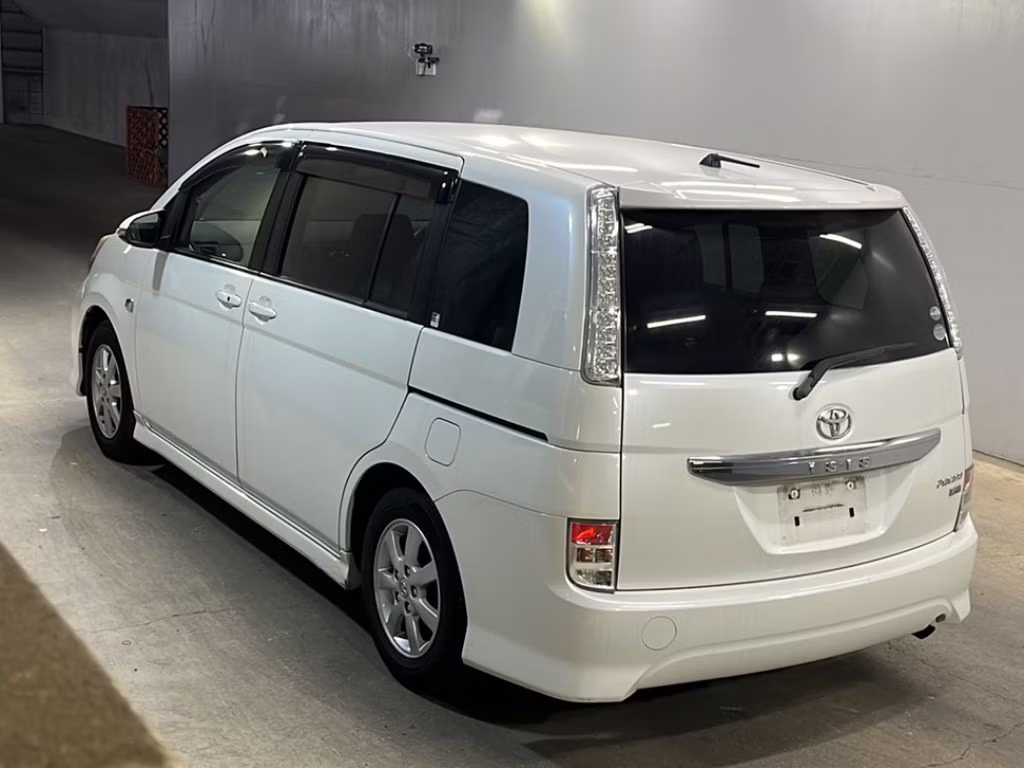 TOYOTA ISIS