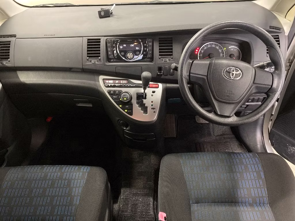 TOYOTA ISIS