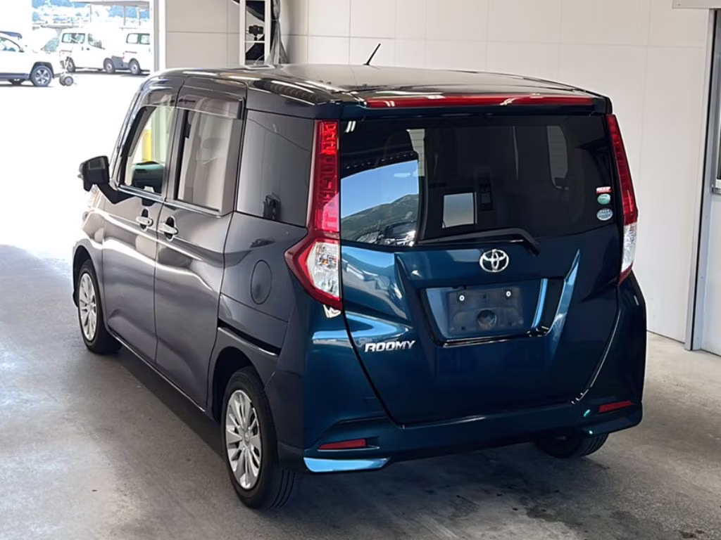 TOYOTA ROOMY