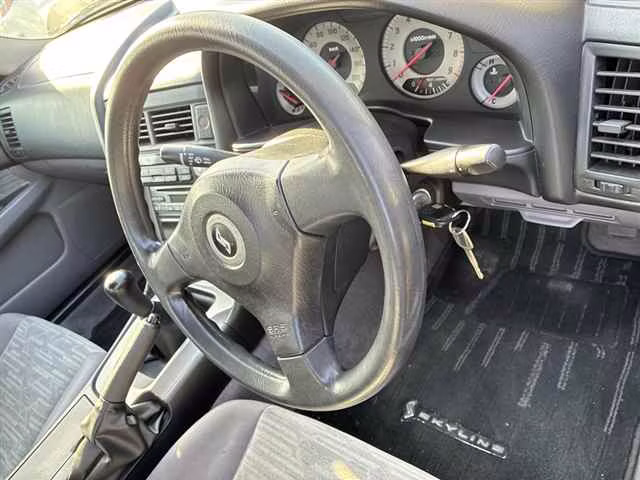 NISSAN SKYLINE