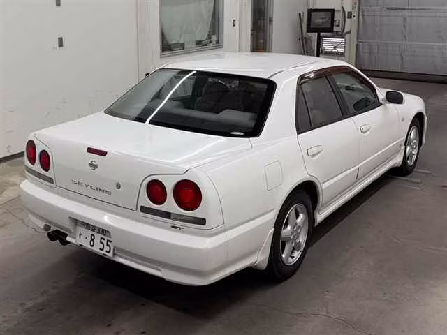 NISSAN SKYLINE