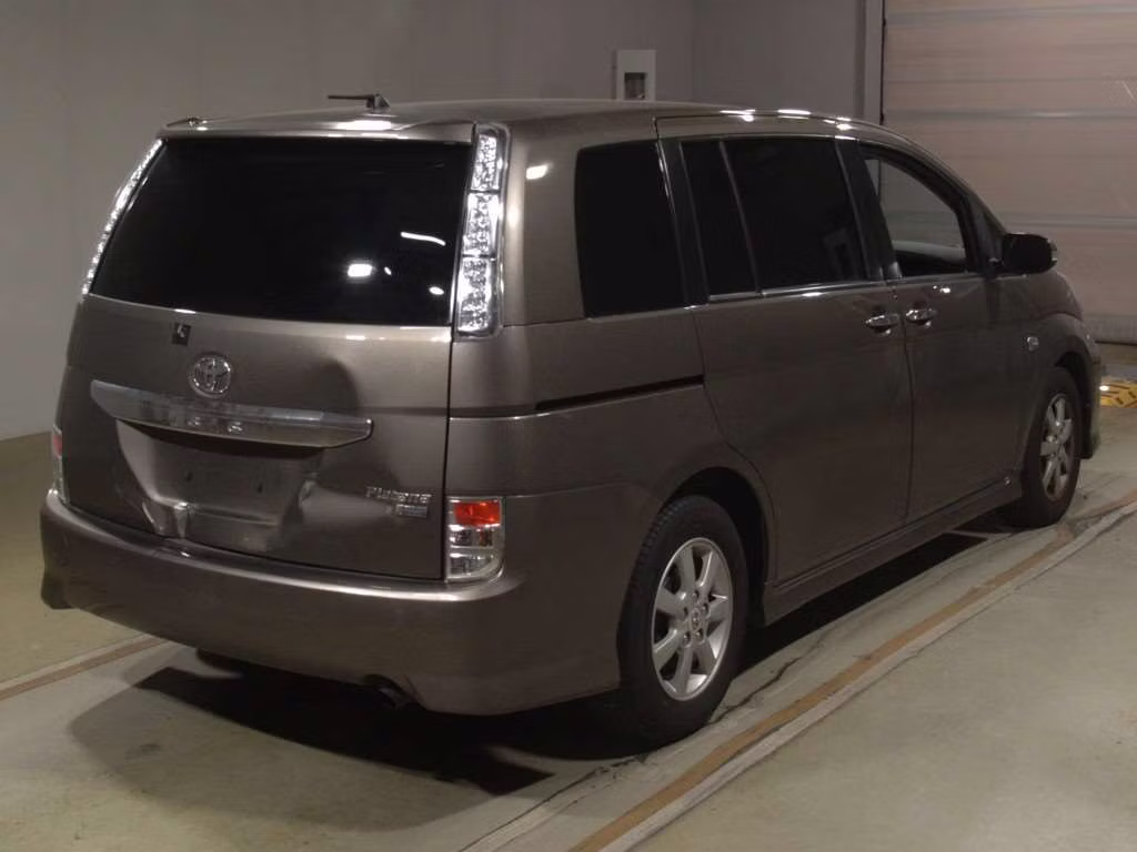 TOYOTA ISIS
