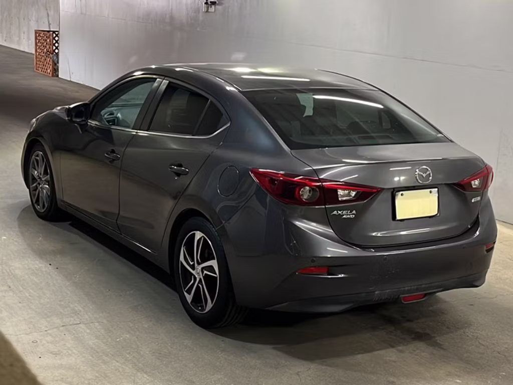 MAZDA AXELA