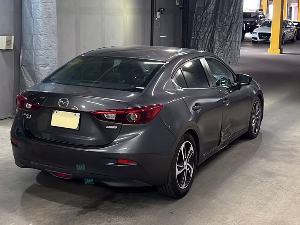 MAZDA AXELA
