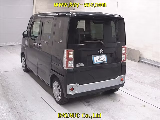 TOYOTA PIXIS MEGA