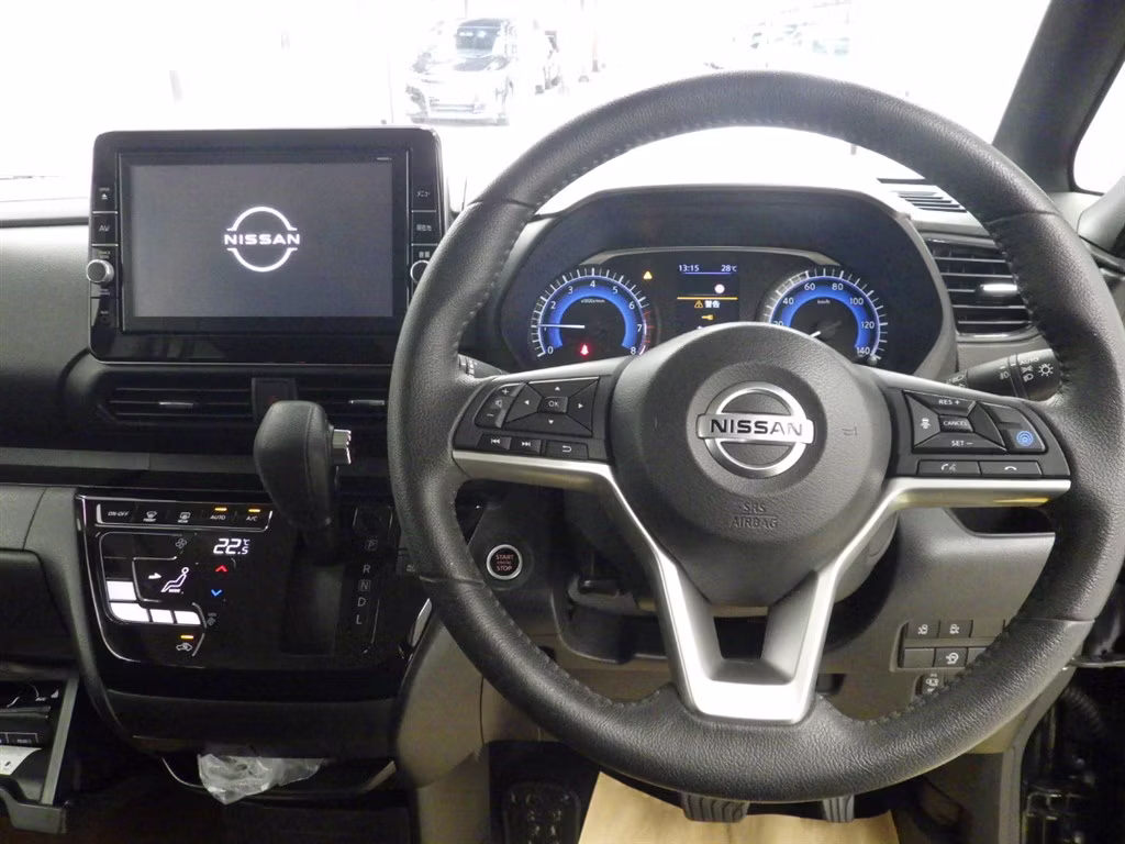 NISSAN ROOX
