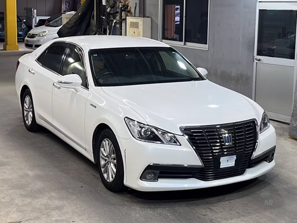 TOYOTA CROWN