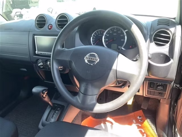 NISSAN KIX