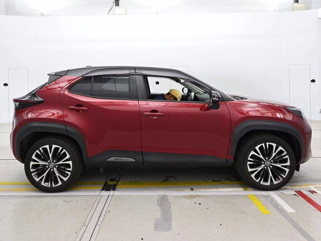TOYOTA YARIS CROSS