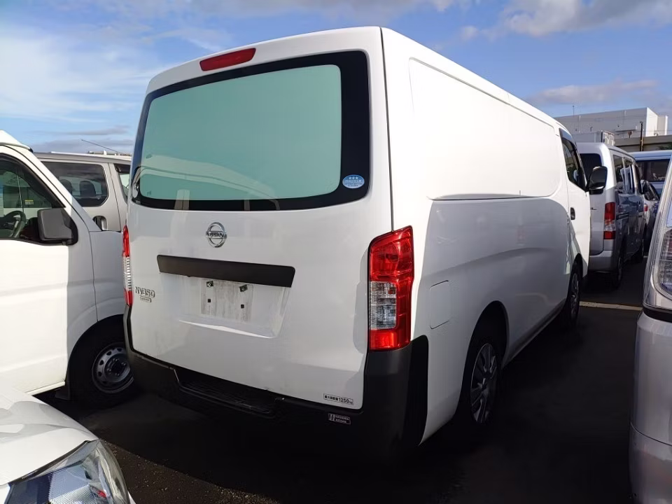 NISSAN NV350 CARAVAN
