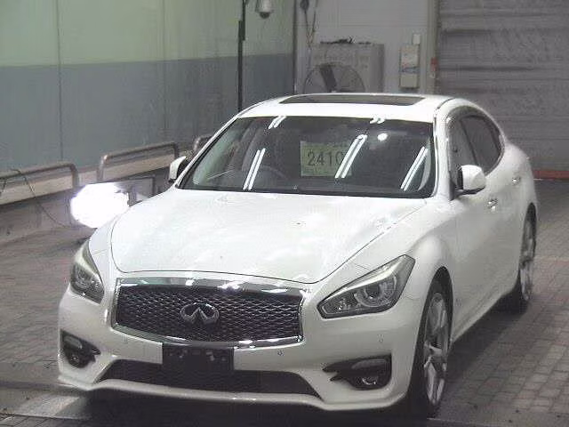 NISSAN FUGA