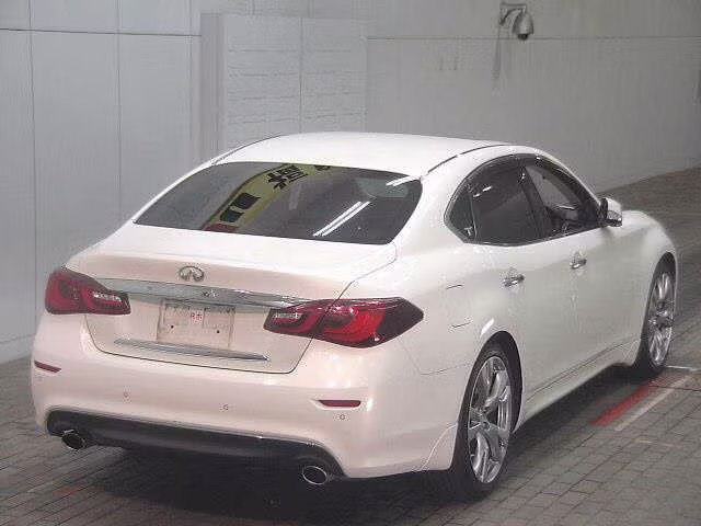 NISSAN FUGA