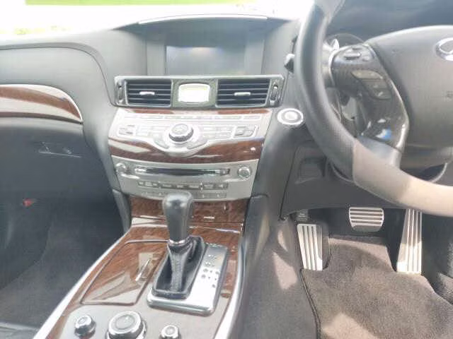 NISSAN FUGA