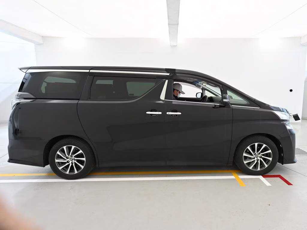 TOYOTA VELLFIRE