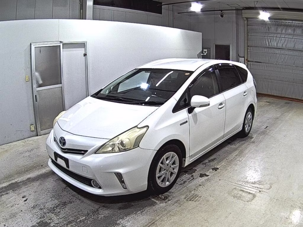 TOYOTA PRIUS ALPHA