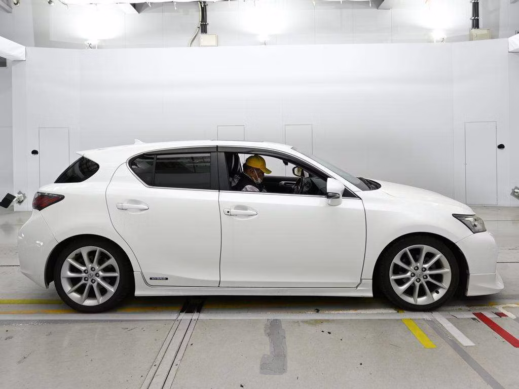 LEXUS CT200H