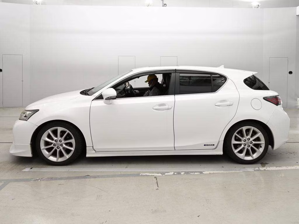 LEXUS CT200H