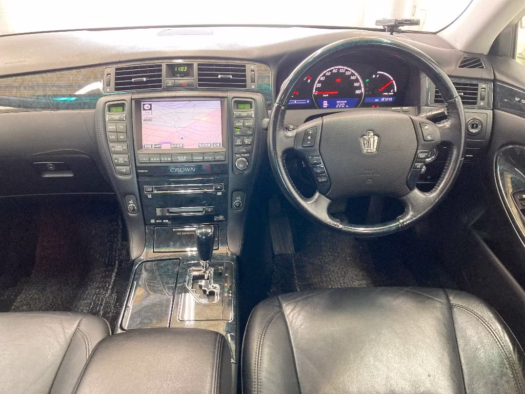 TOYOTA CROWN
